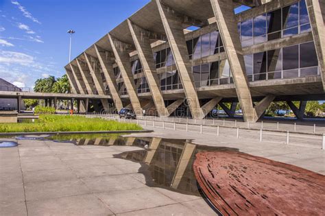 Museo de Arte Moderna de Río de Janeiro - Niesamowita kolekcja sztuki i architektura z duszą!