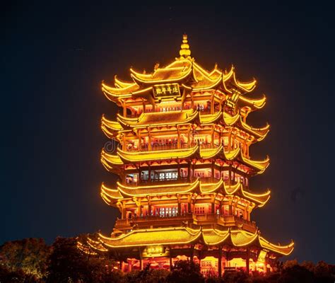 Yellow Crane Tower! A Majestic Symbol of Wuhan's History and Beauty